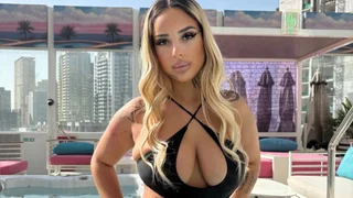 Orneesolo nudes